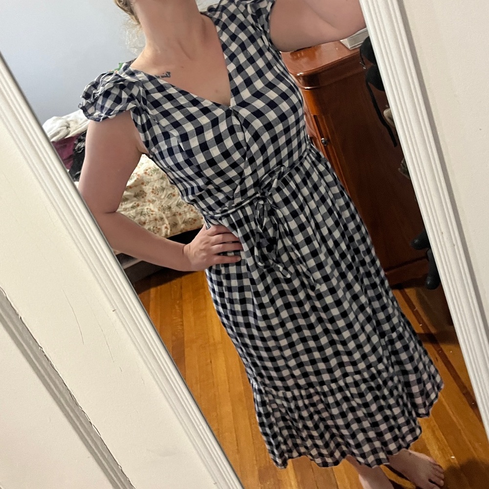Old Navy short sleeve maxi wrap dress, blue & white gingham design, rustic style